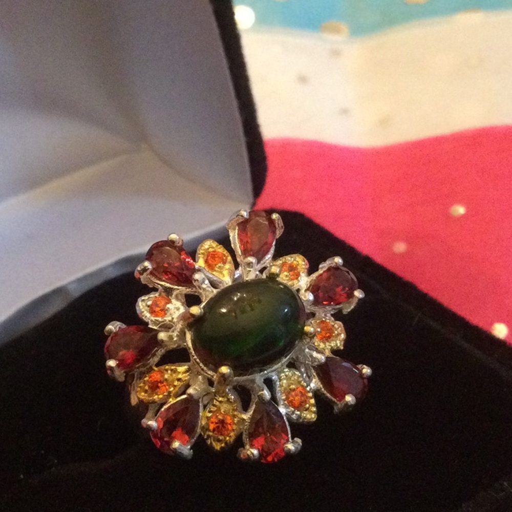 Genuine Black Opal with Garnets Ring - Picture 12 of 16